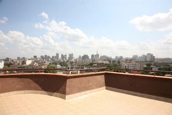 nairobi transit hotel
