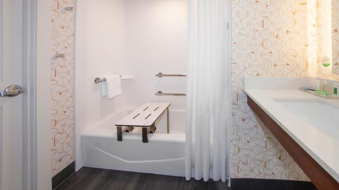holiday inn panama city by ihg