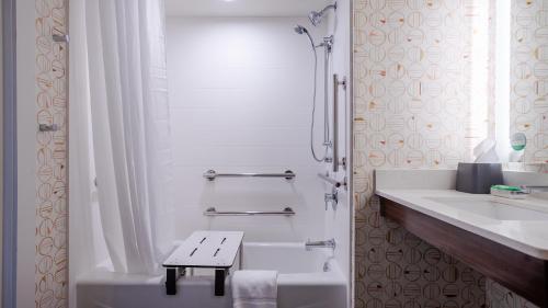 holiday inn panama city by ihg