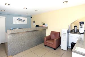 blue marlin inn and suites