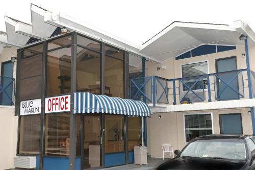 blue marlin inn and suites