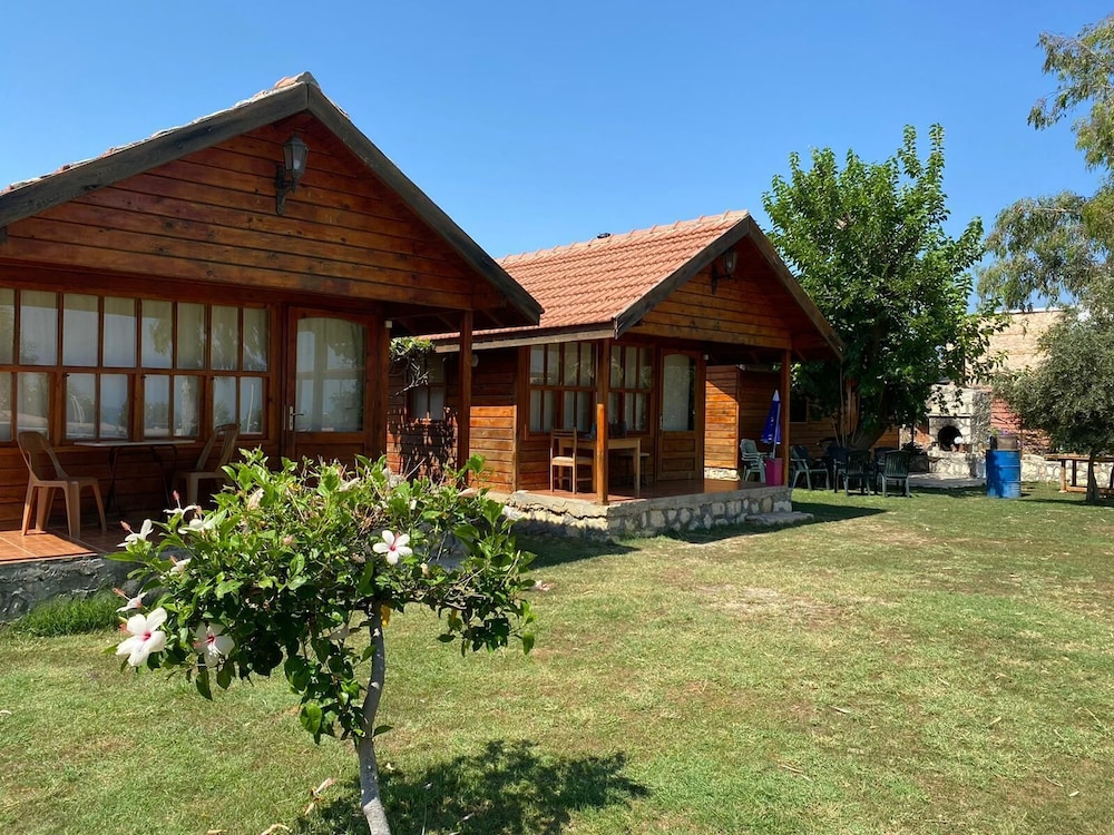 demre sahildeki ev bungalov