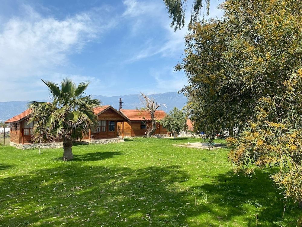 demre sahildeki ev bungalov