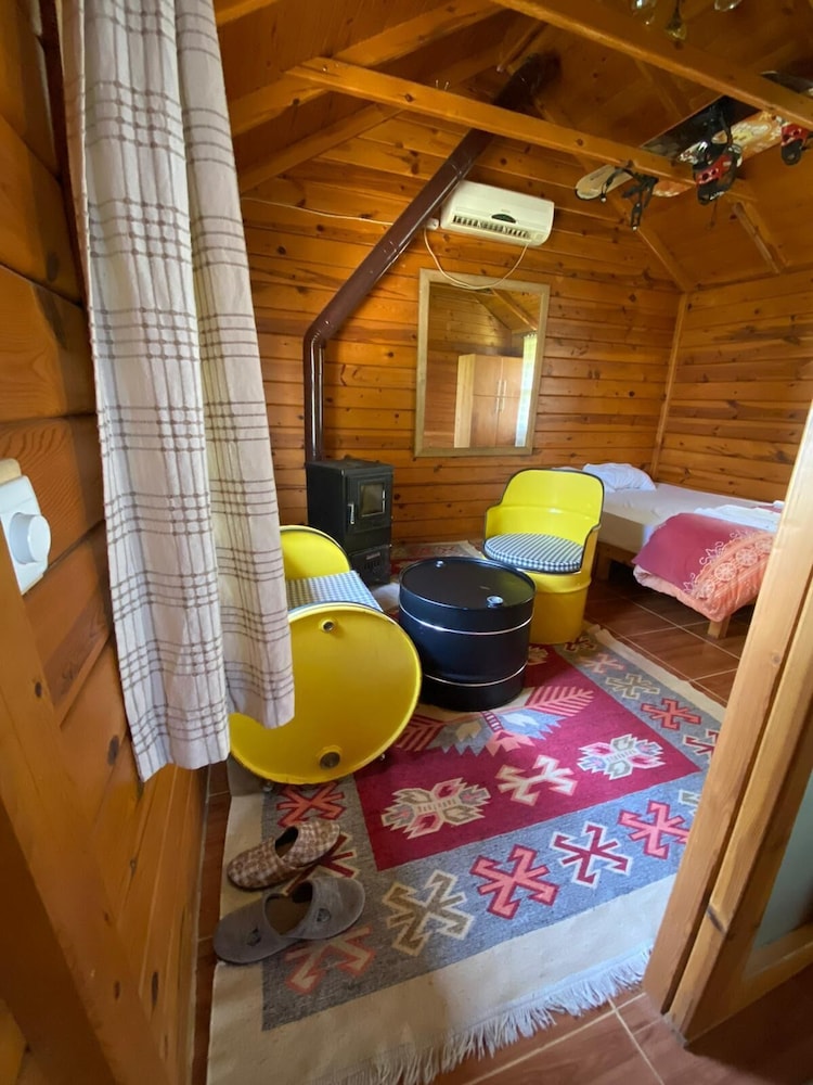 demre sahildeki ev bungalov