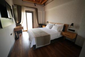 Lal Azure Alacati,,1 star