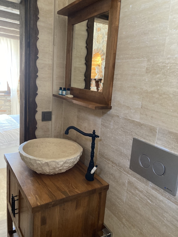 ionia liberty stone hotel