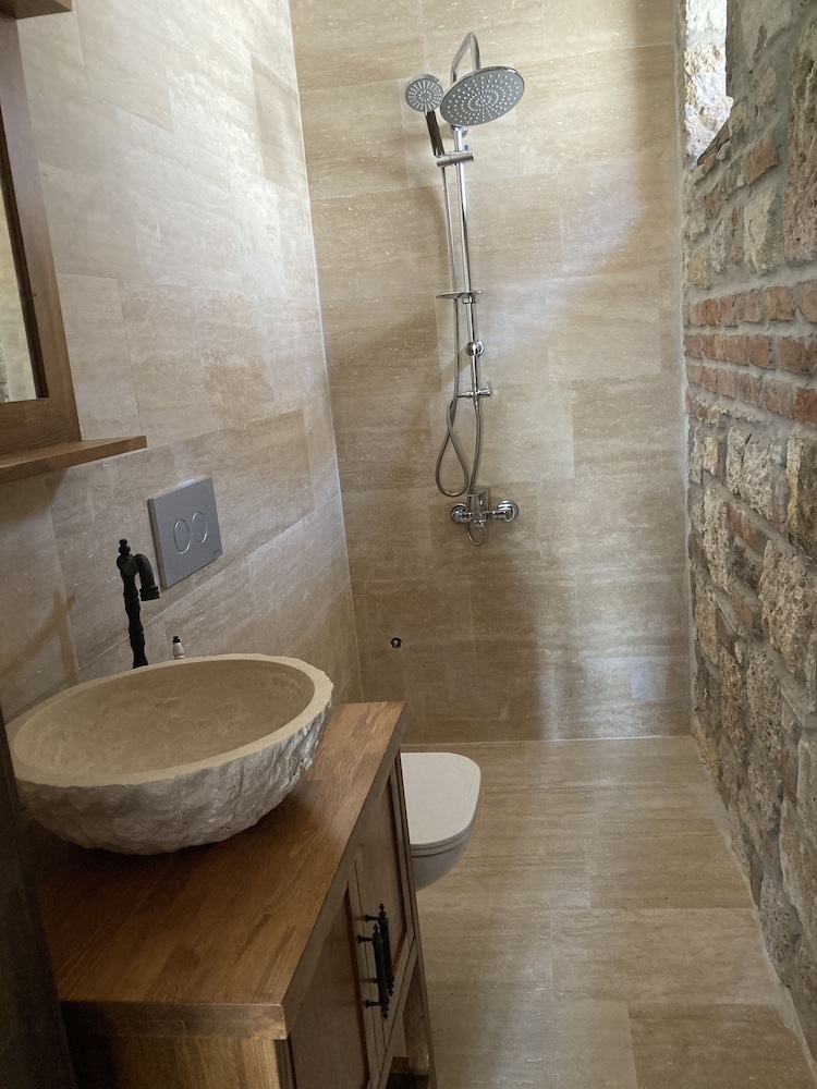 ionia liberty stone hotel