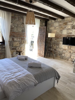 ionia liberty stone hotel