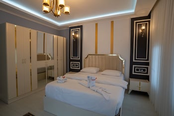 poison garden suite and spa