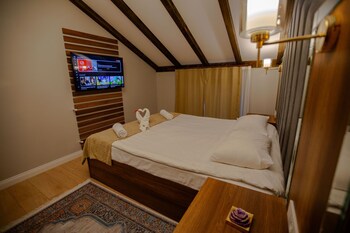 poison garden suite and spa