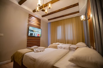 poison garden suite and spa