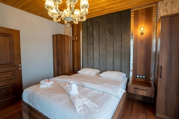 poison garden suite and spa