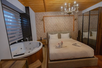 poison garden suite and spa