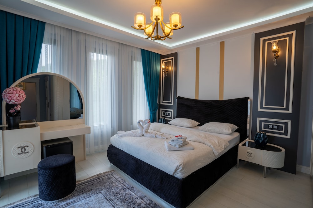 poison garden suite and spa