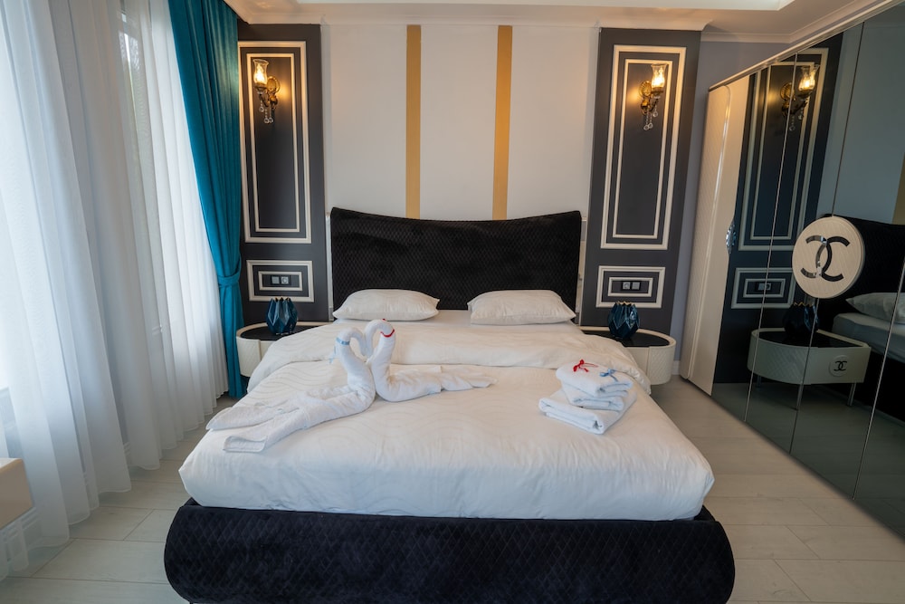 poison garden suite and spa