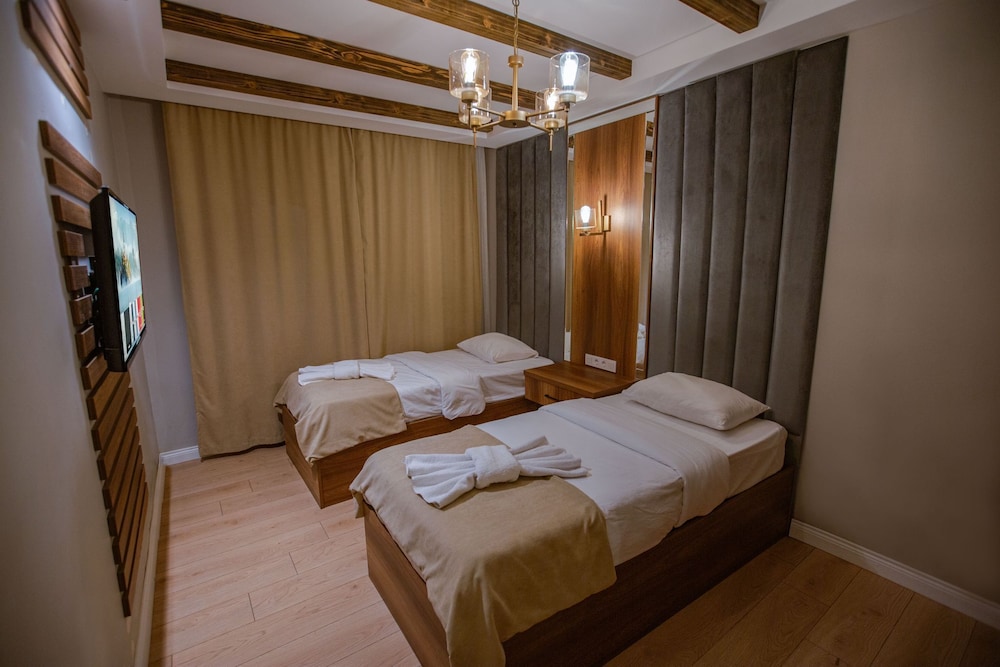 poison garden suite and spa