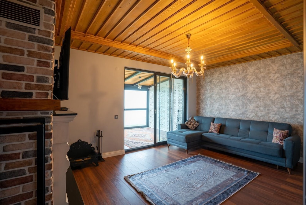 poison garden suite and spa