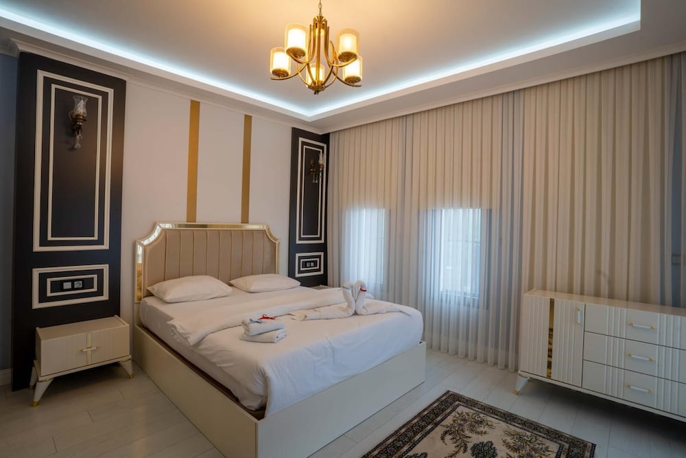 poison garden suite and spa