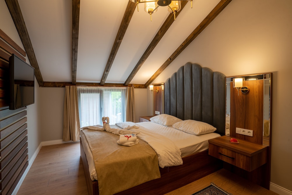 poison garden suite and spa