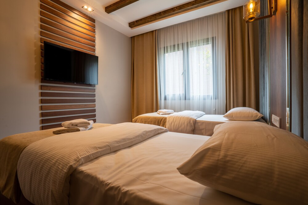 poison garden suite and spa