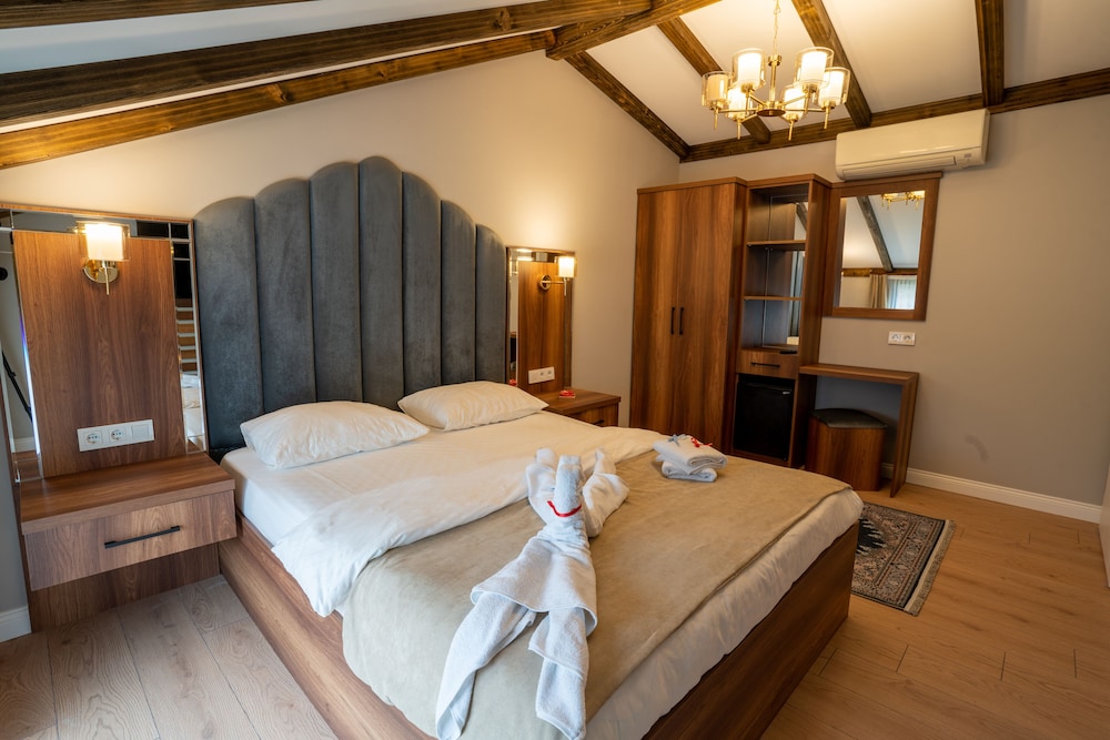 poison garden suite and spa