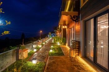 poison garden suite and spa