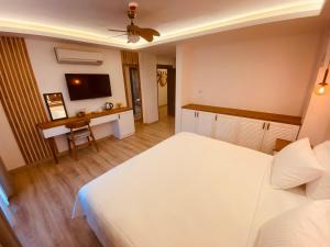 in ephesus otel and art galery