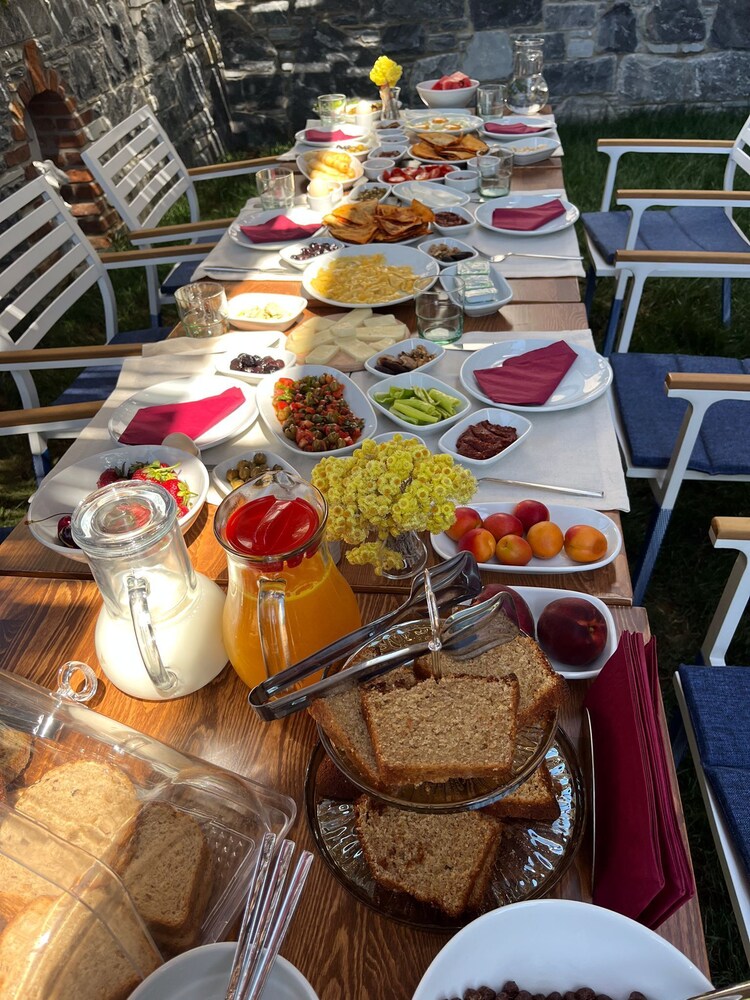 in ephesus otel and art galery