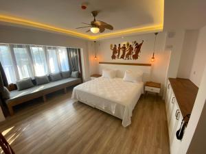 in ephesus otel and art galery