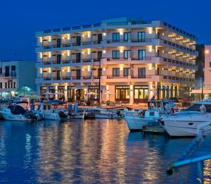 Porto Veneziano Hotel,Akti Enoseos & Glafkou,3 star