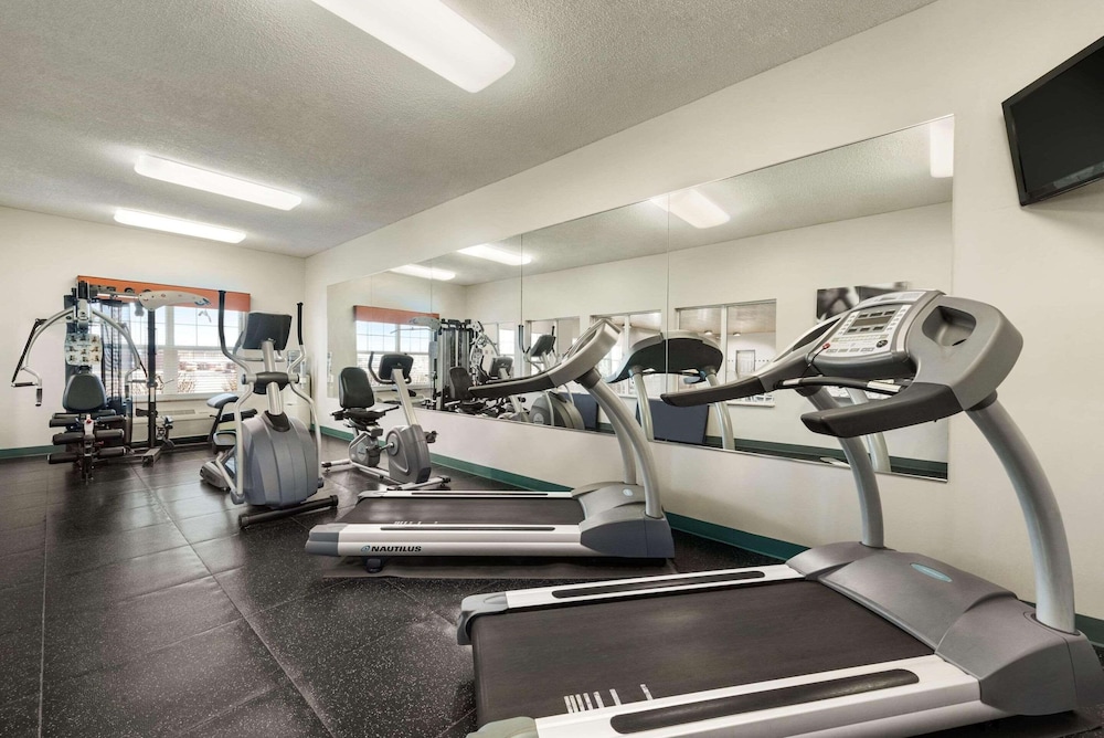 country inn and suites by radisson kansas city at v