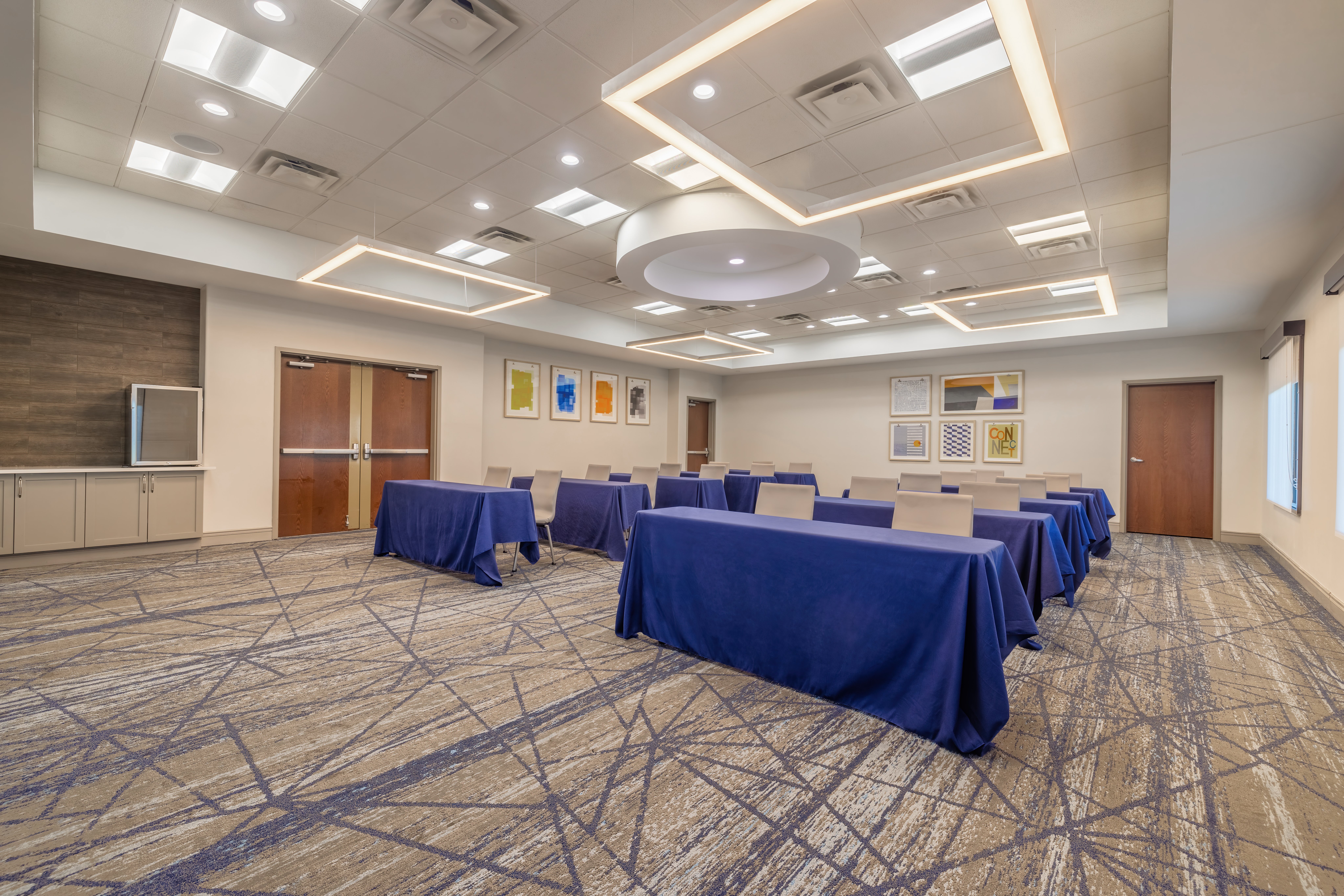 holiday inn express and suites kansas city airport by ihg