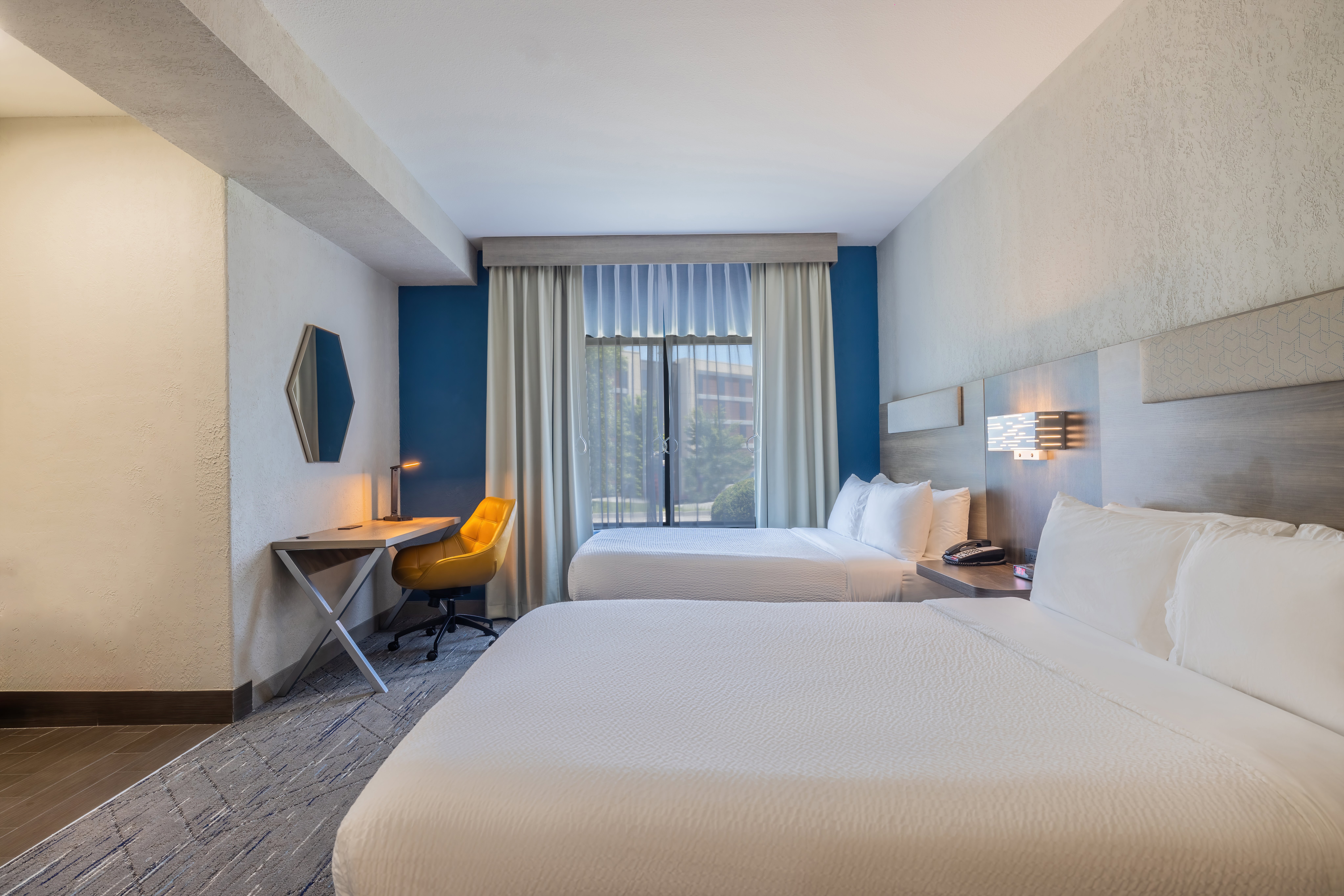 holiday inn express and suites kansas city airport by ihg