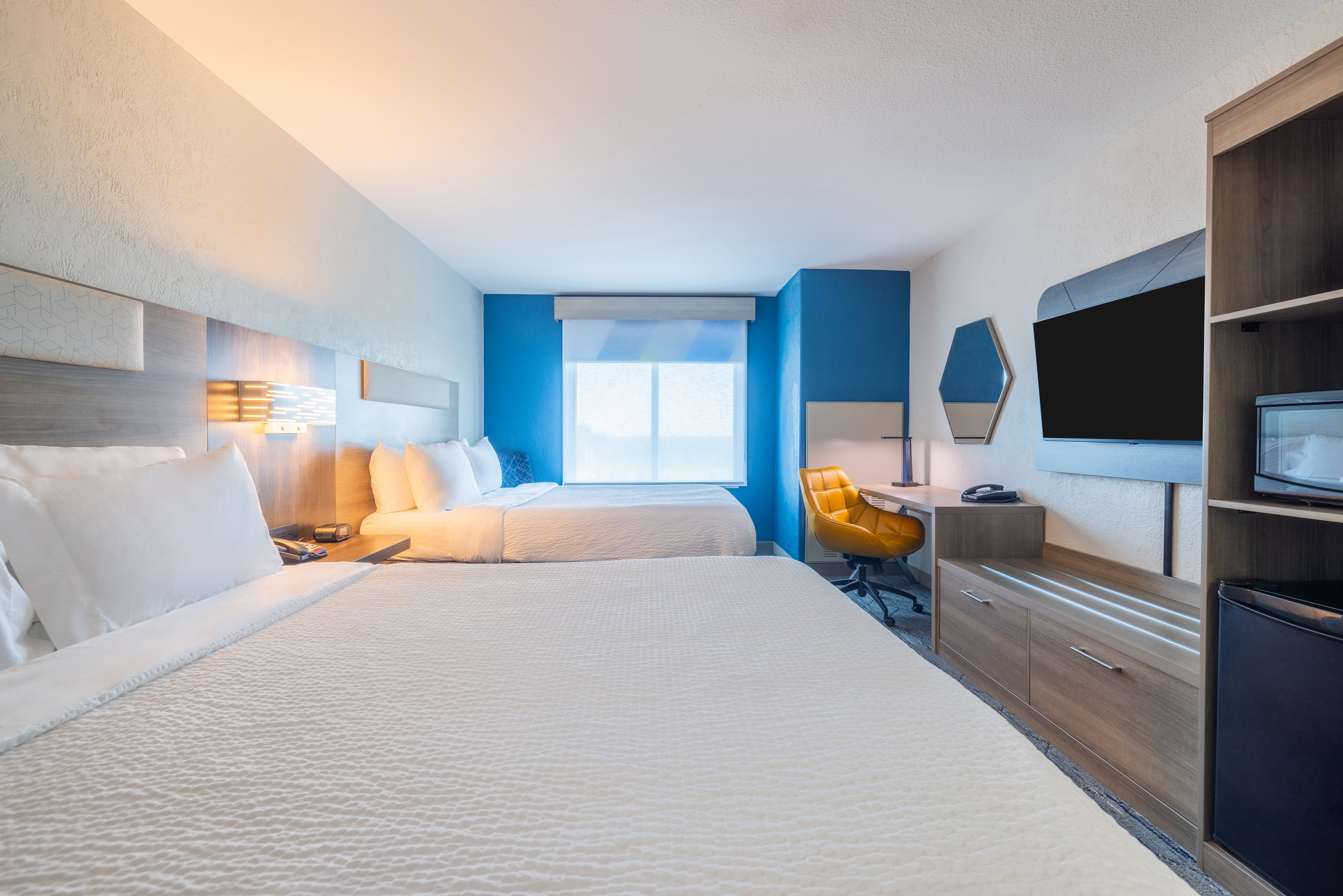 holiday inn express and suites kansas city airport by ihg