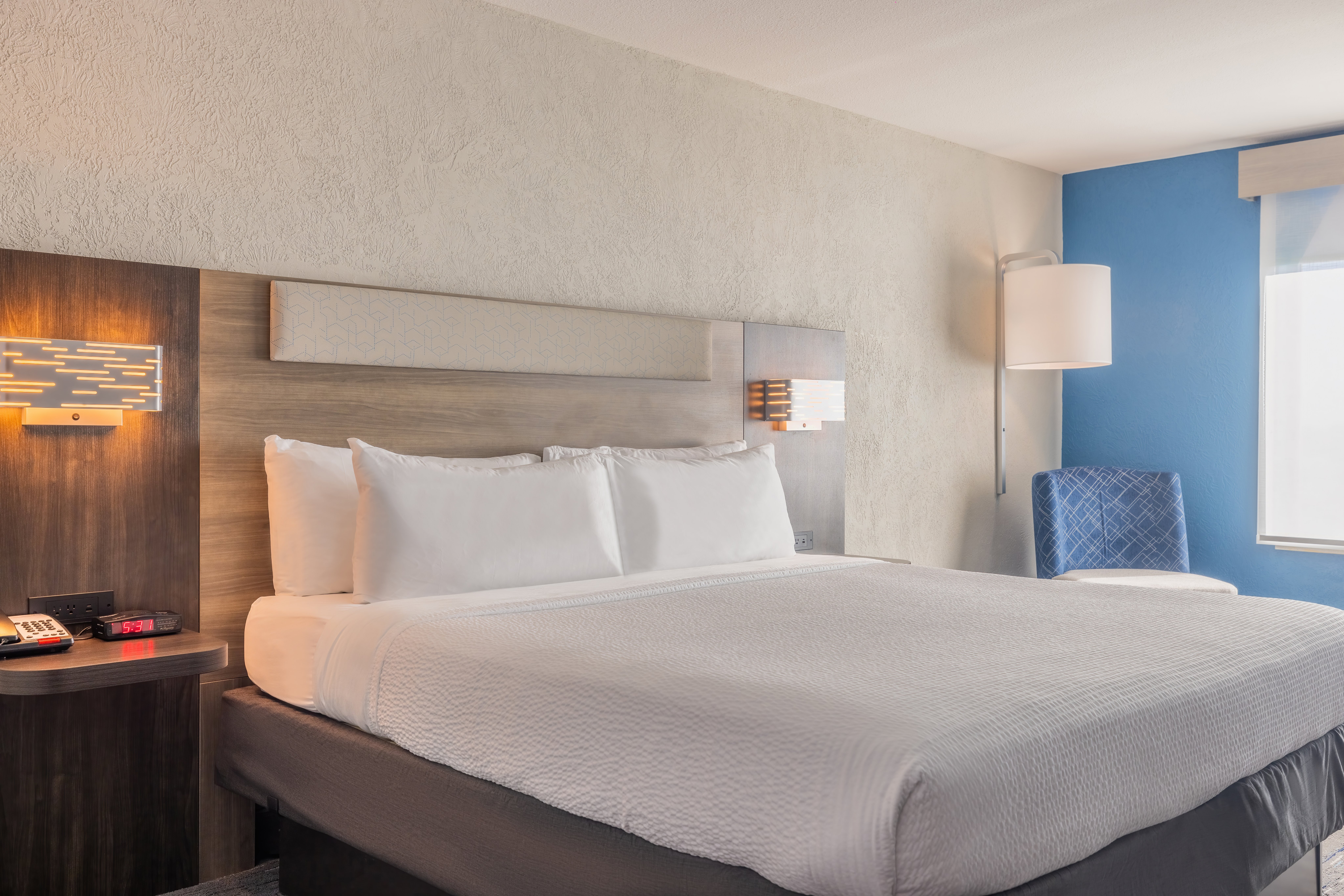 holiday inn express and suites kansas city airport by ihg