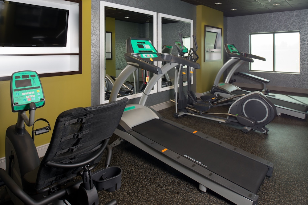 holiday inn express and suites kansas city airport by ihg