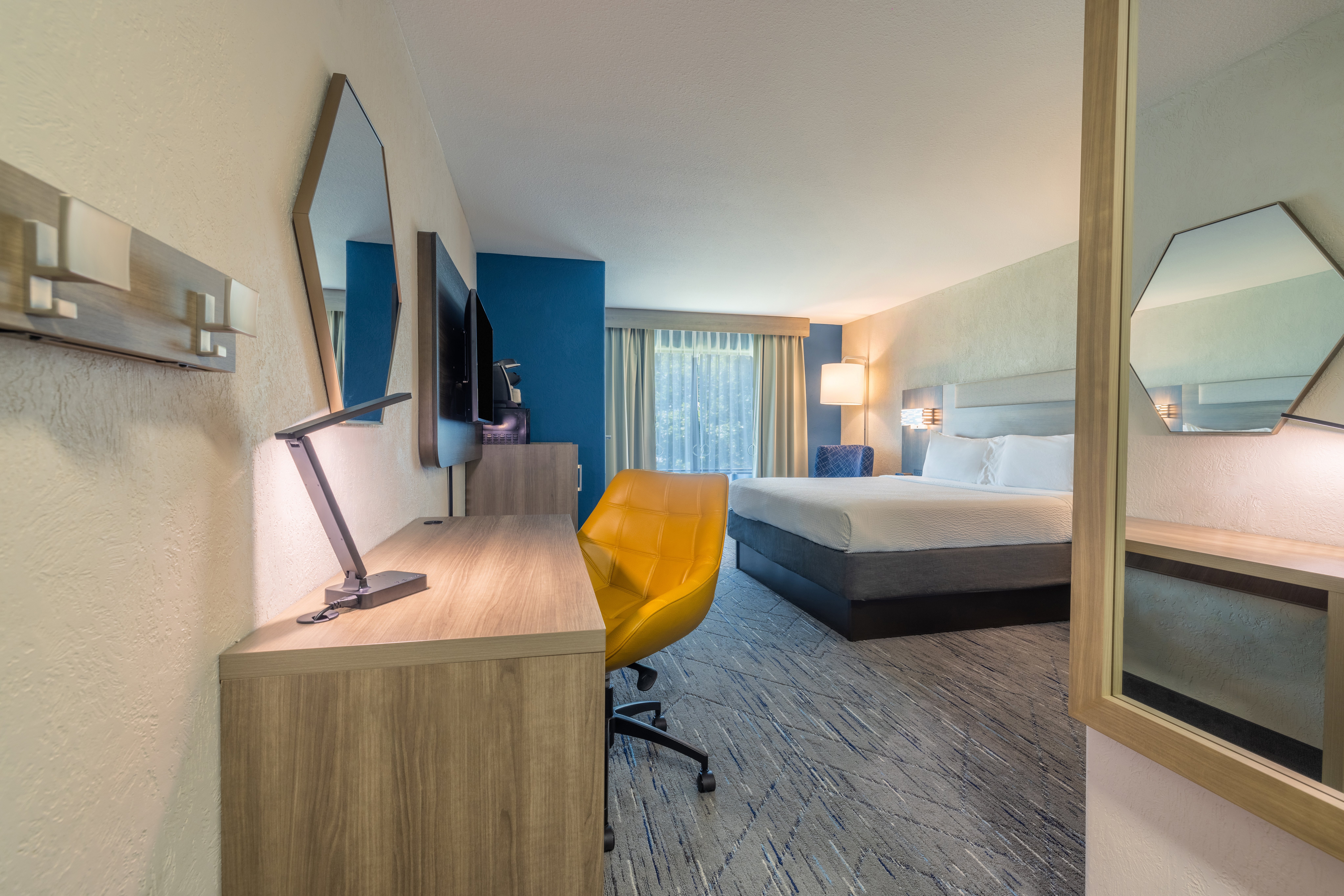 holiday inn express and suites kansas city airport by ihg