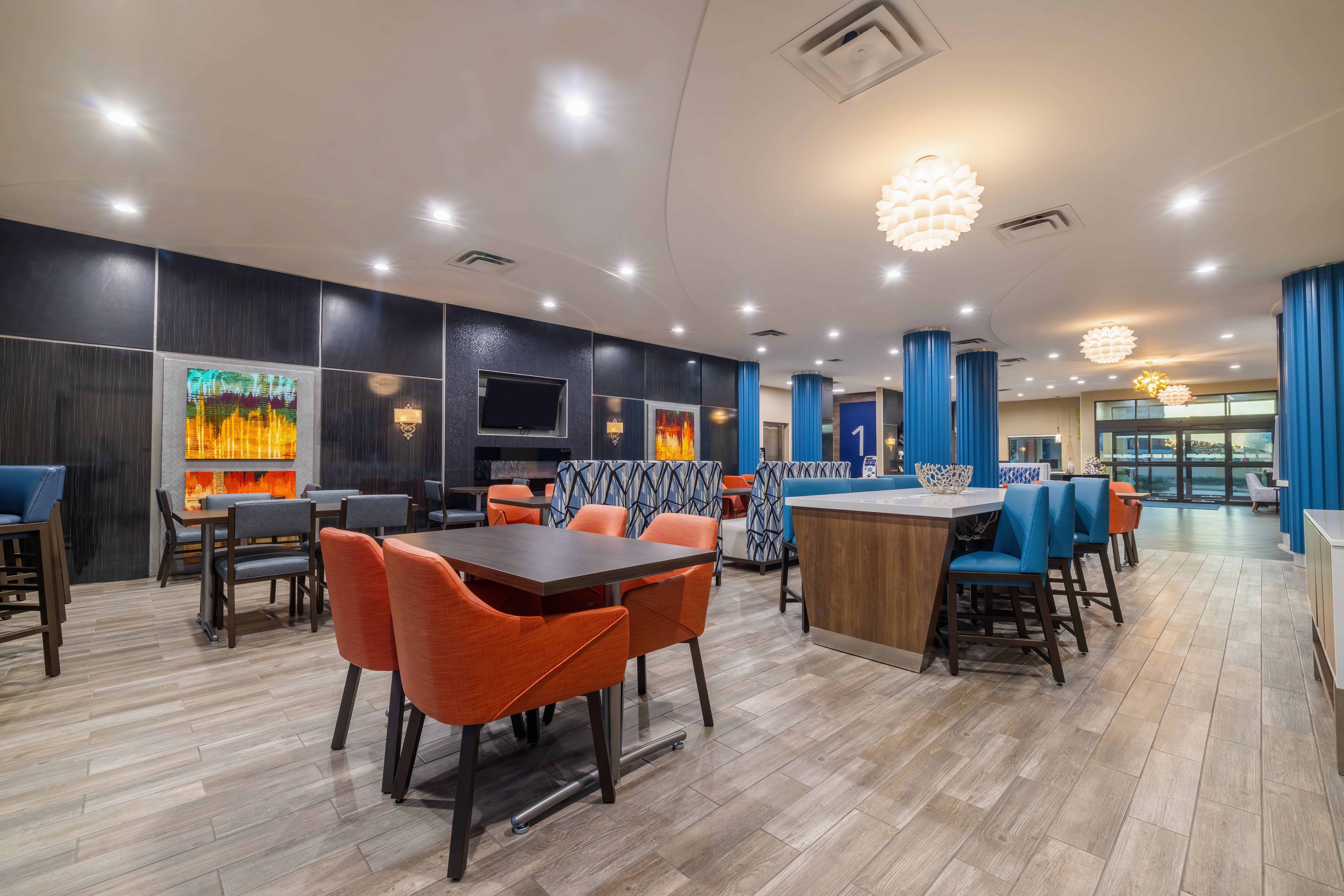 holiday inn express and suites kansas city airport by ihg