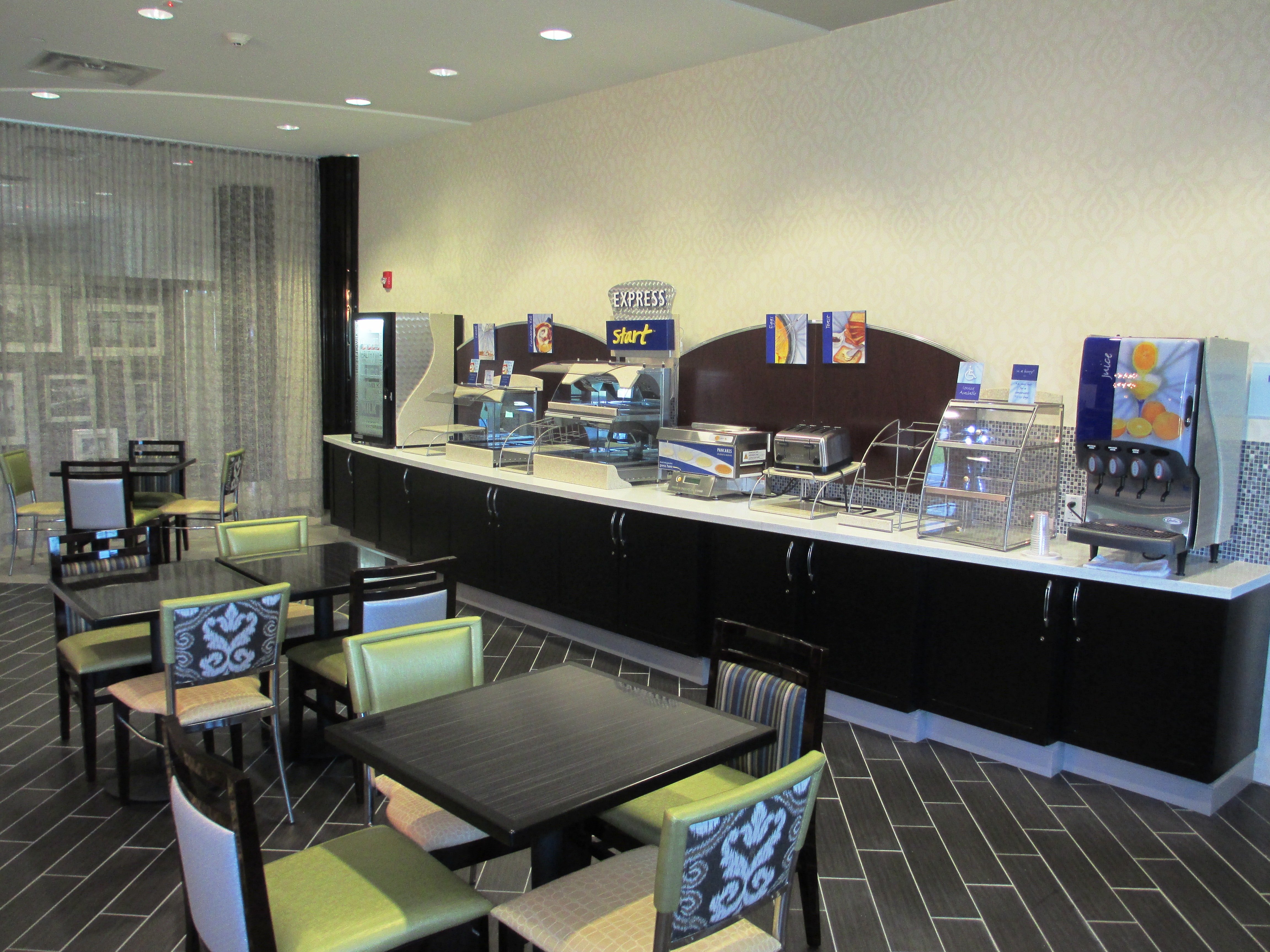 holiday inn express and suites kansas city airport by ihg