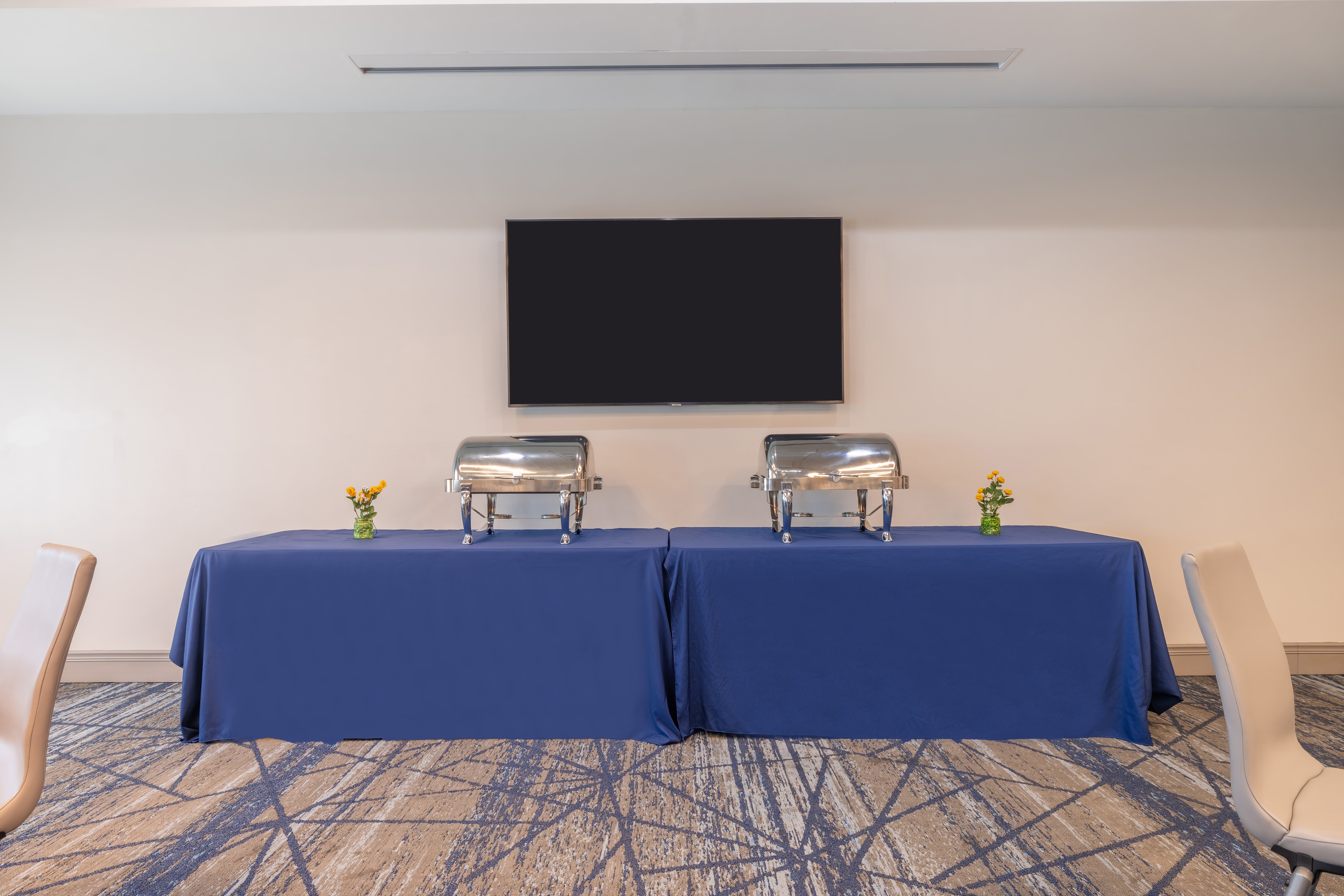 holiday inn express and suites kansas city airport by ihg