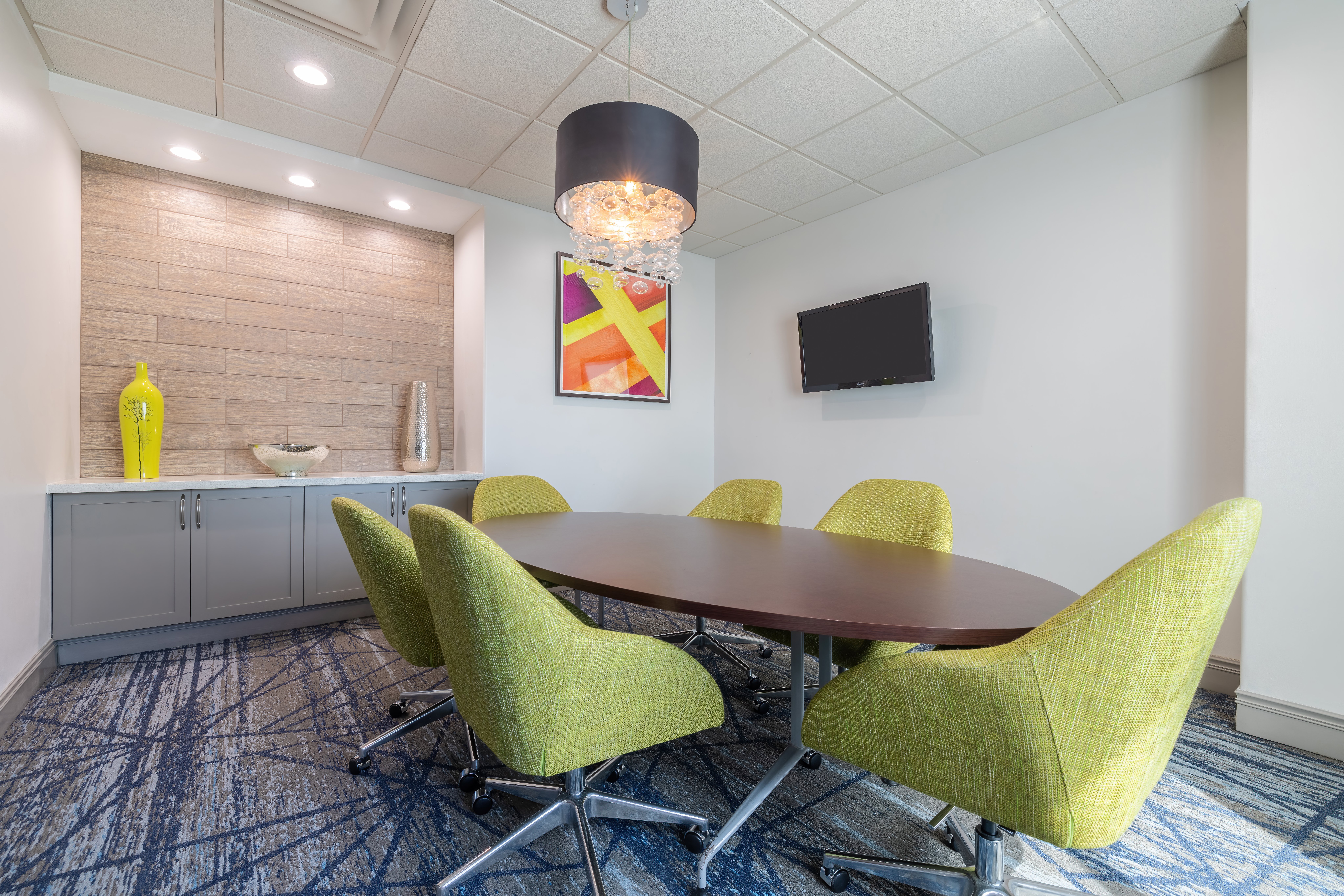 holiday inn express and suites kansas city airport by ihg