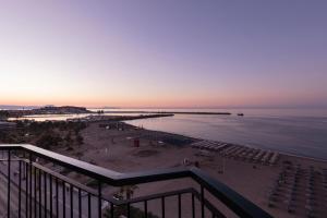 aquila porto rethymno