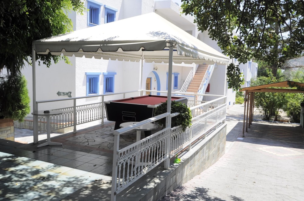 amazones villas apartments