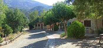 akros oreon hotel