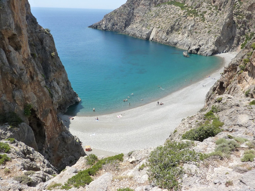 akros oreon hotel