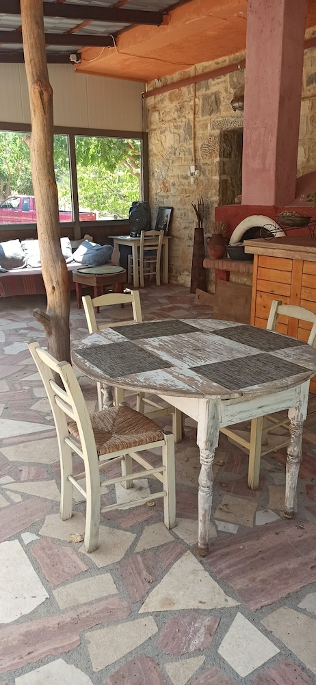 akros oreon hotel