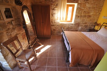 akros oreon hotel