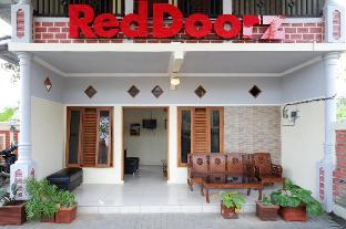 reddoorz syariah near alun alun pacitan 2