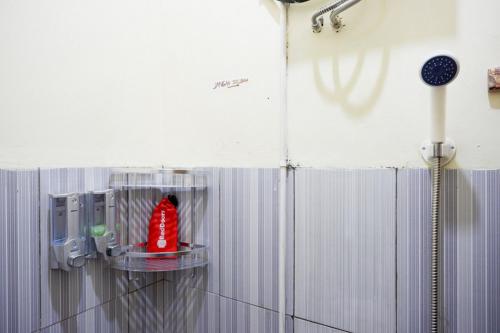 reddoorz syariah near alun alun pacitan 2