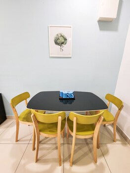 sky hive cozy apartment suite georgetown